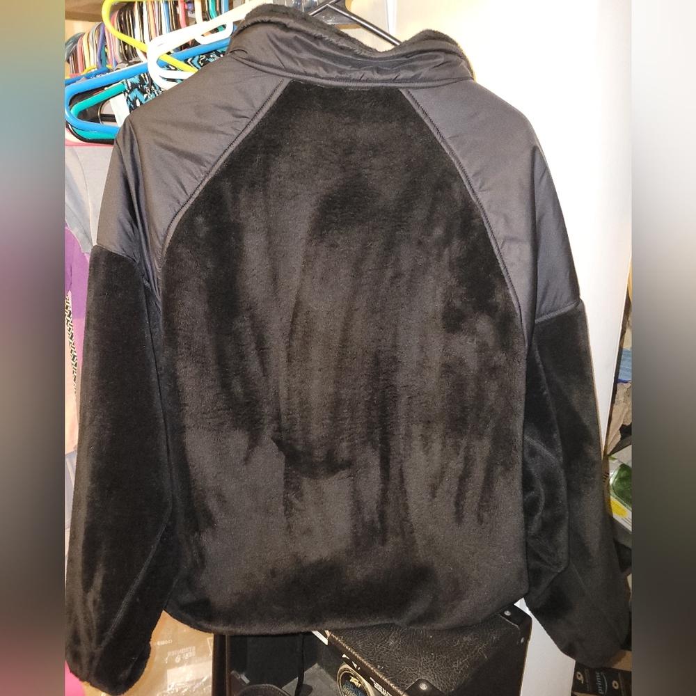 The North Face Black Fleece Jacket - Picture 2 of 5